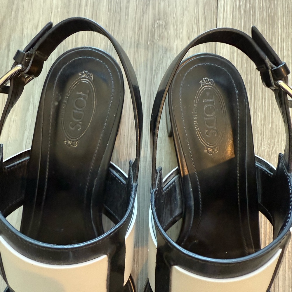 ♠️HP♠️ Tod’s Leather & Patent Leather Black and White Sandal = Size 38 - Picture 8 of 10
